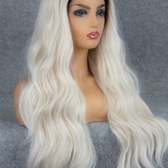♥️ PLATINUM BLONDE 22” STRAIGHT LACE FRONT WIG main image 4